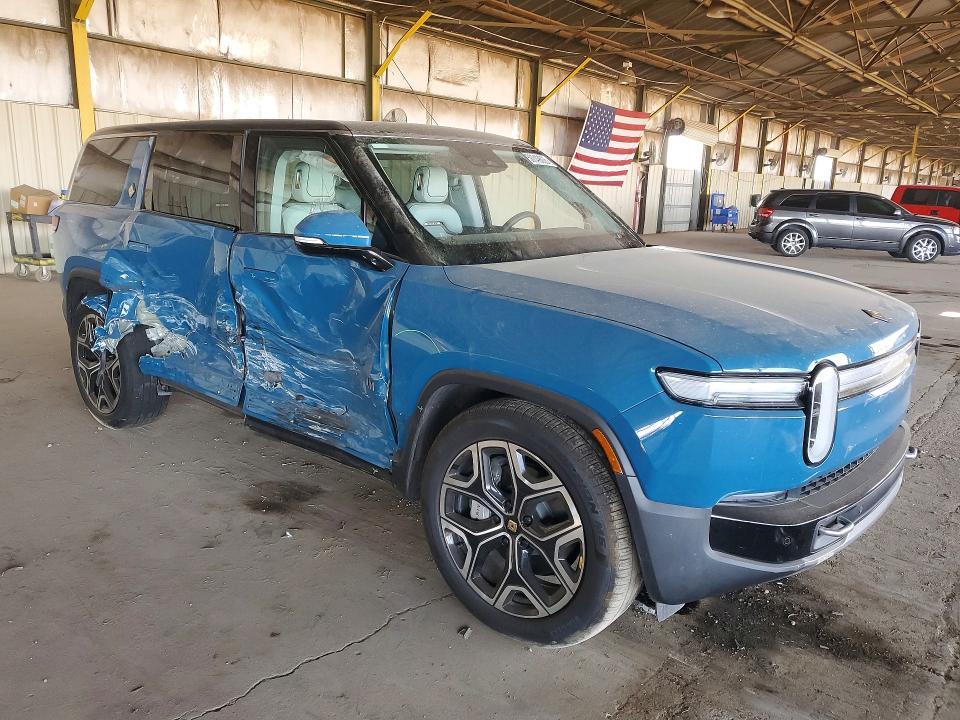 7PDSGCBA7TN081364 2026 Rivian R1S photo no. 4