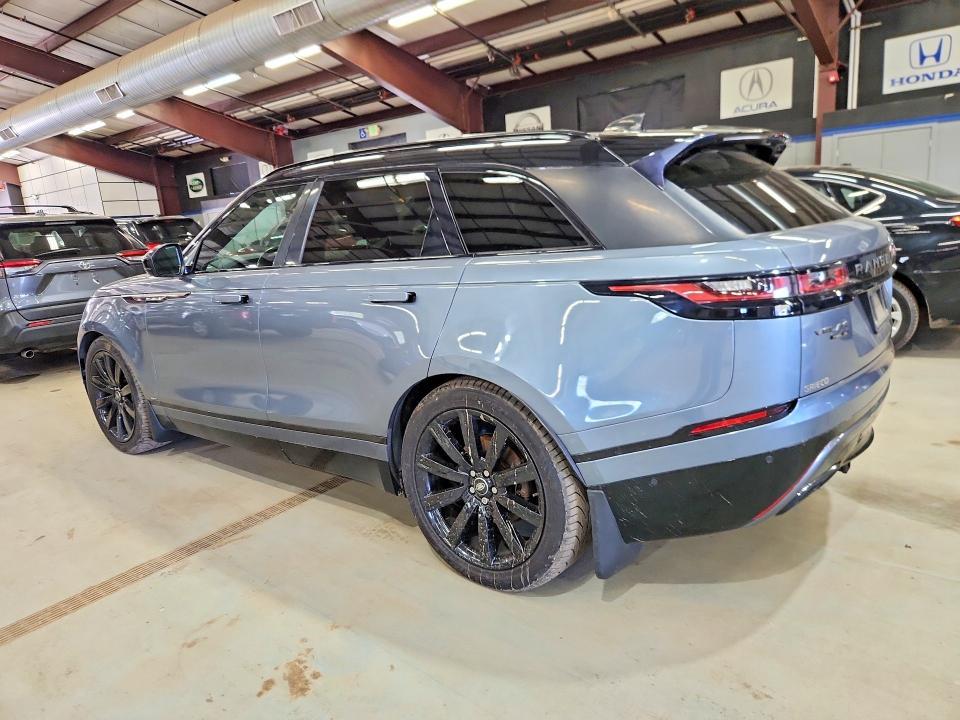 SALYL2RV7JA758877 2018 Land Rover Range Rover photo no. 2