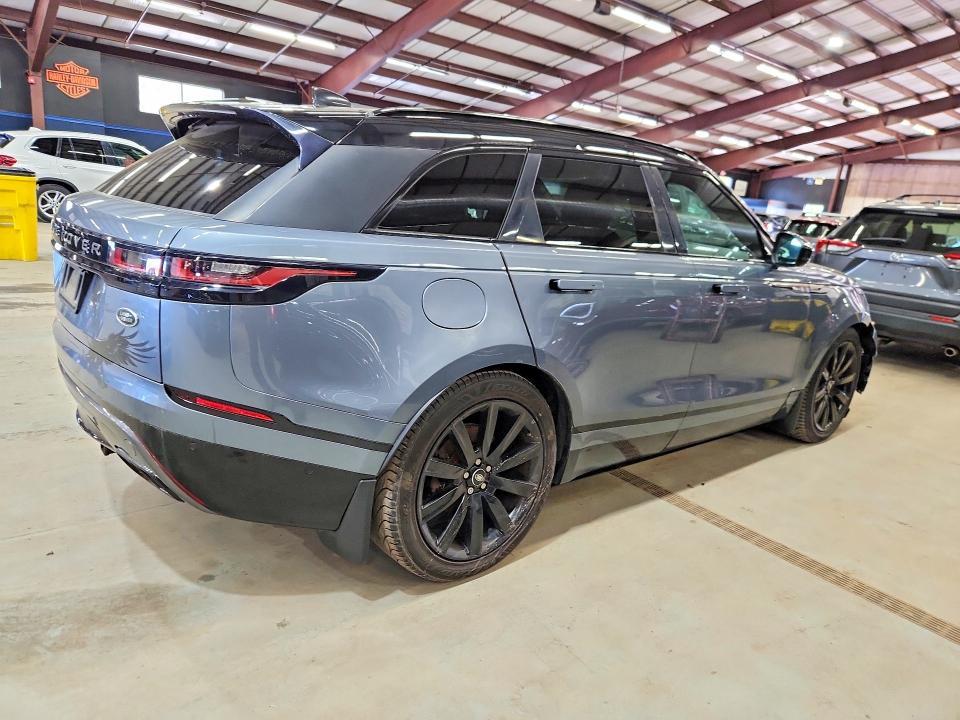 SALYL2RV7JA758877 2018 Land Rover Range Rover photo no. 3