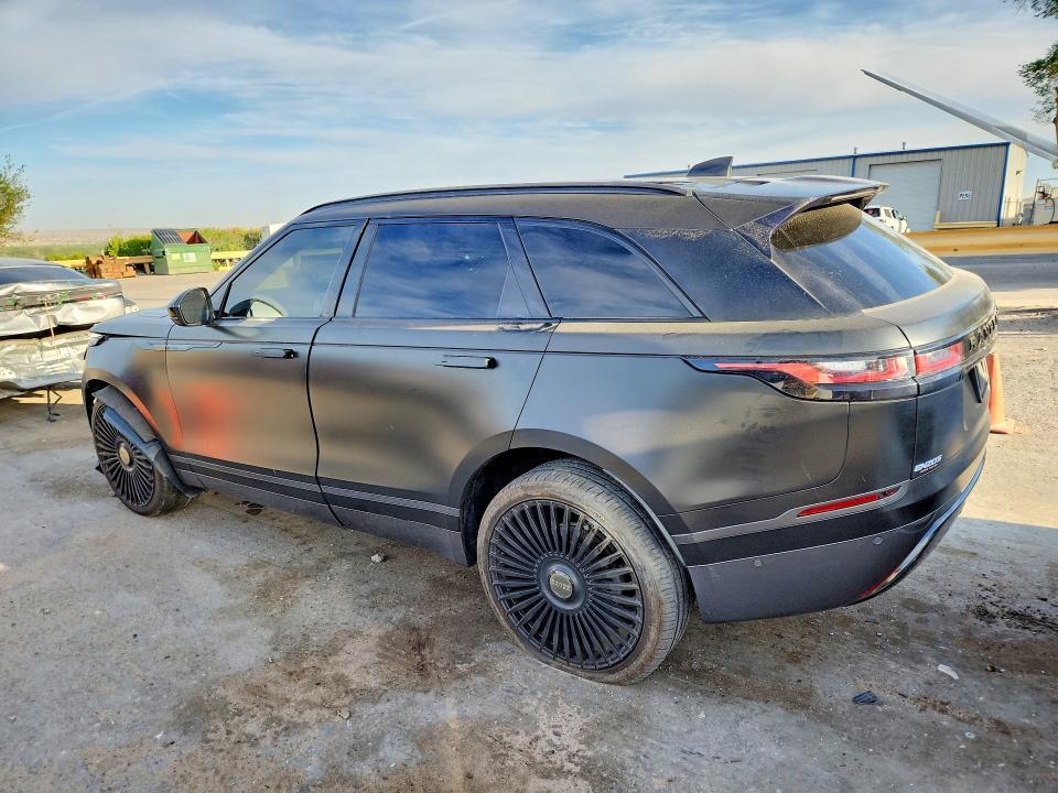 SALYL2RX9JA737594 2018 Land Rover Range Rover photo no. 2