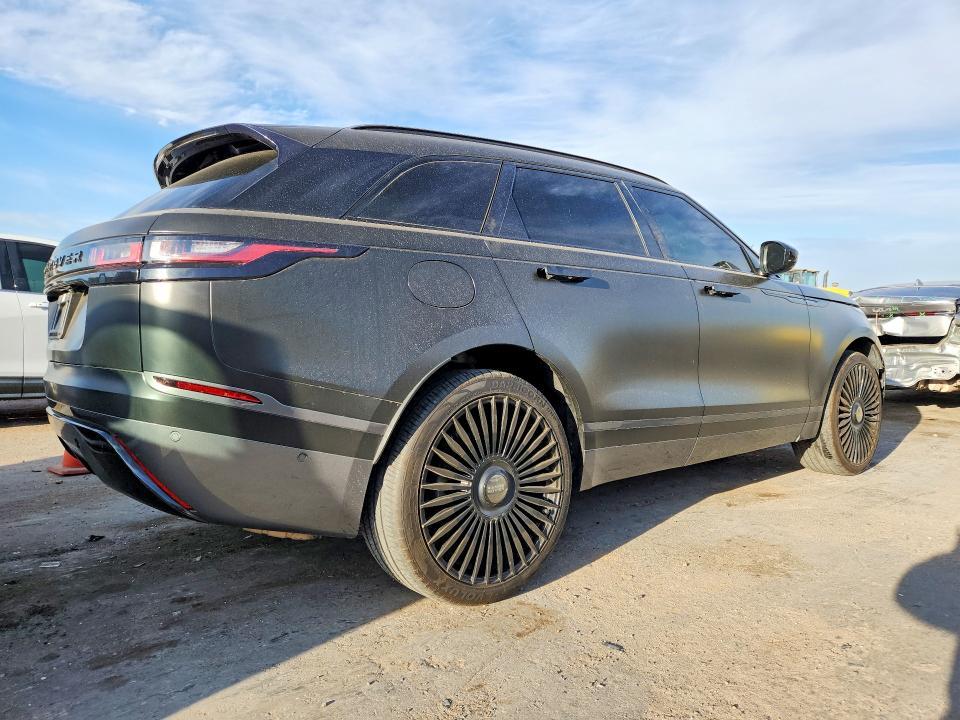 SALYL2RX9JA737594 2018 Land Rover Range Rover photo no. 3