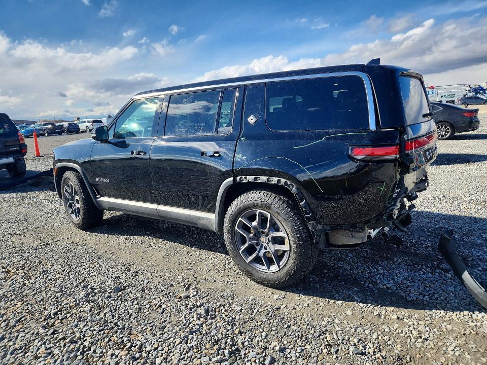 7PDSGCBA9RN036533 2024 Rivian R1S photo no. 2