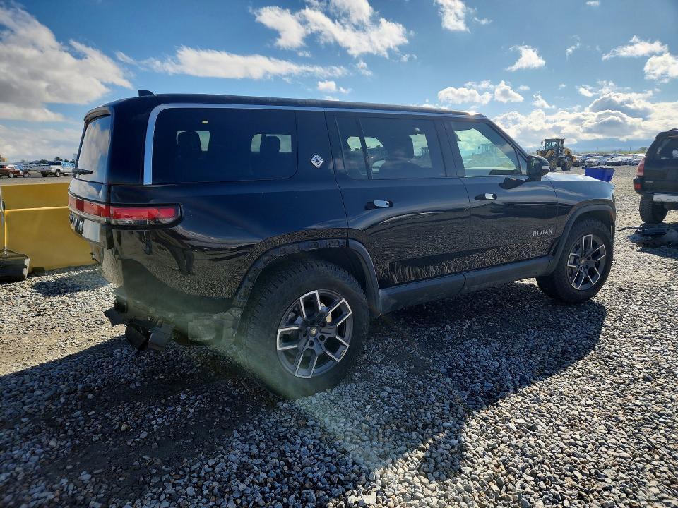 7PDSGCBA9RN036533 2024 Rivian R1S photo no. 3