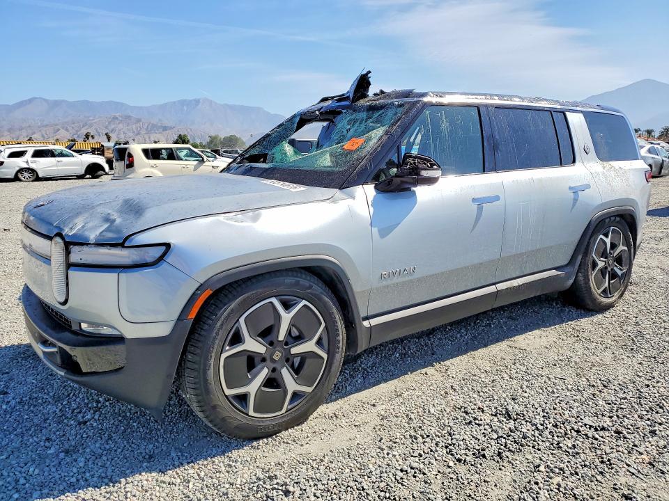 7PDSGBBA7RN040588 2024 Rivian R1S photo no. 1