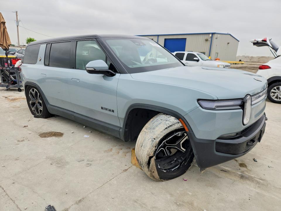 7PDSGFBA6TN082331 2026 Rivian R1S photo no. 4