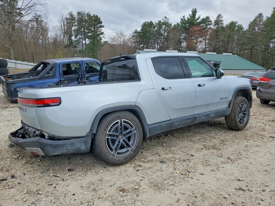 7FCTGBAA7SN036117 2025 Rivian R1T photo no. 3