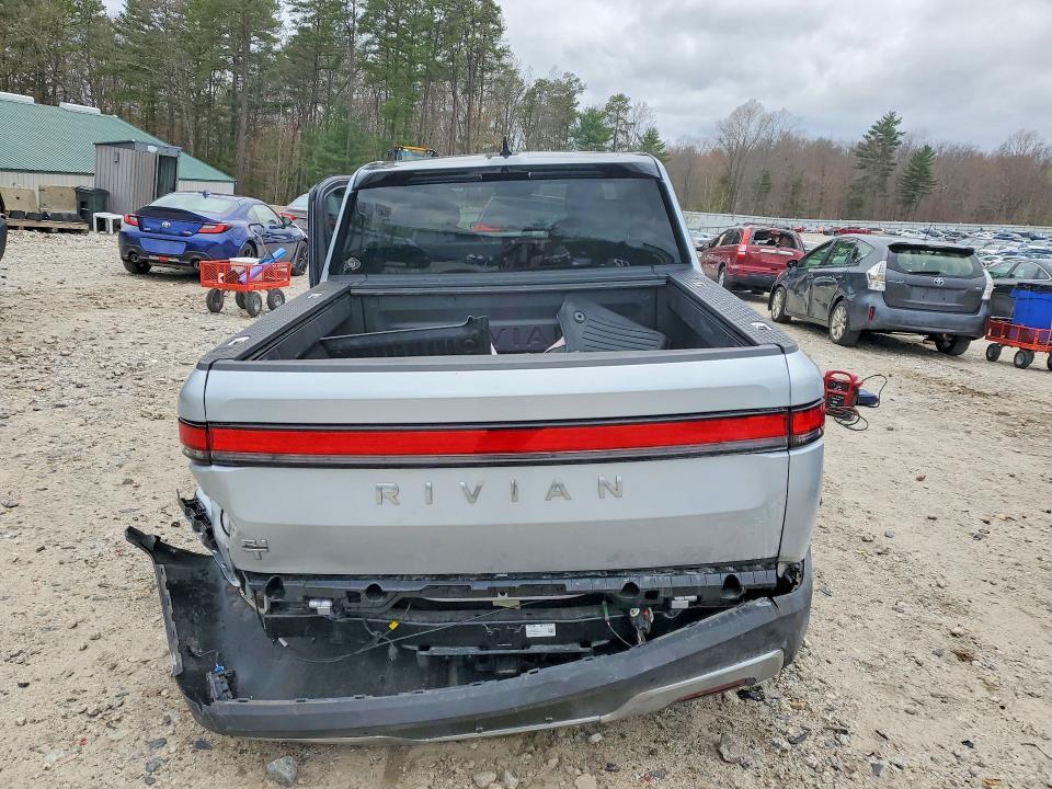 7FCTGBAA7SN036117 2025 Rivian R1T photo no. 6