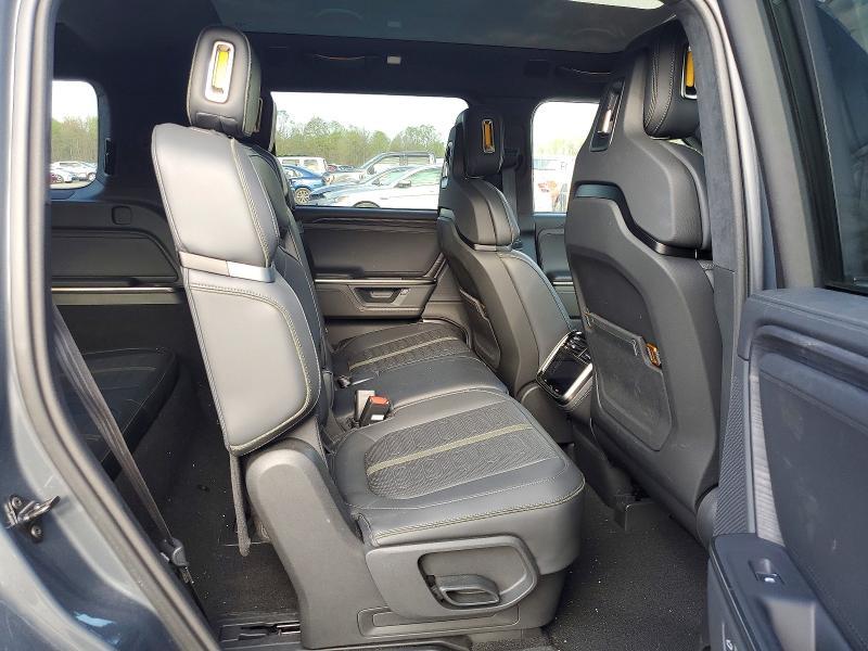 7PDSGBBA5SN051899 2025 Rivian R1S photo no. 11