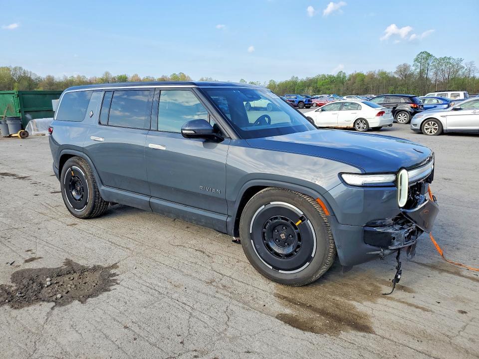 7PDSGBBA5SN051899 2025 Rivian R1S photo no. 4