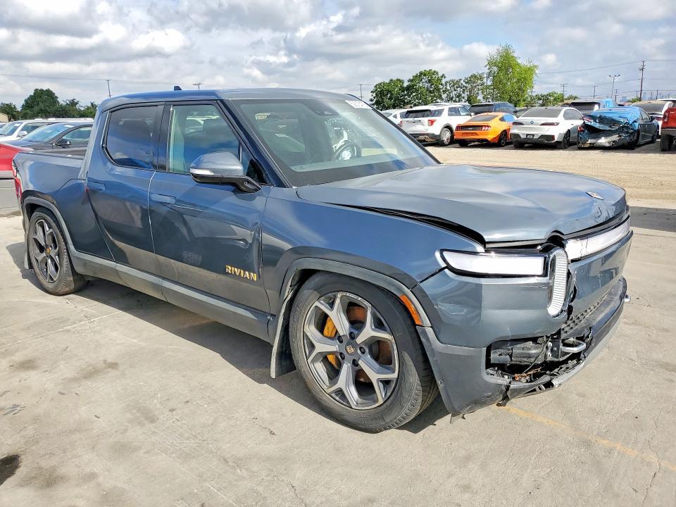7FCTGAAA4NN007706 2022 Rivian R1T photo no. 4