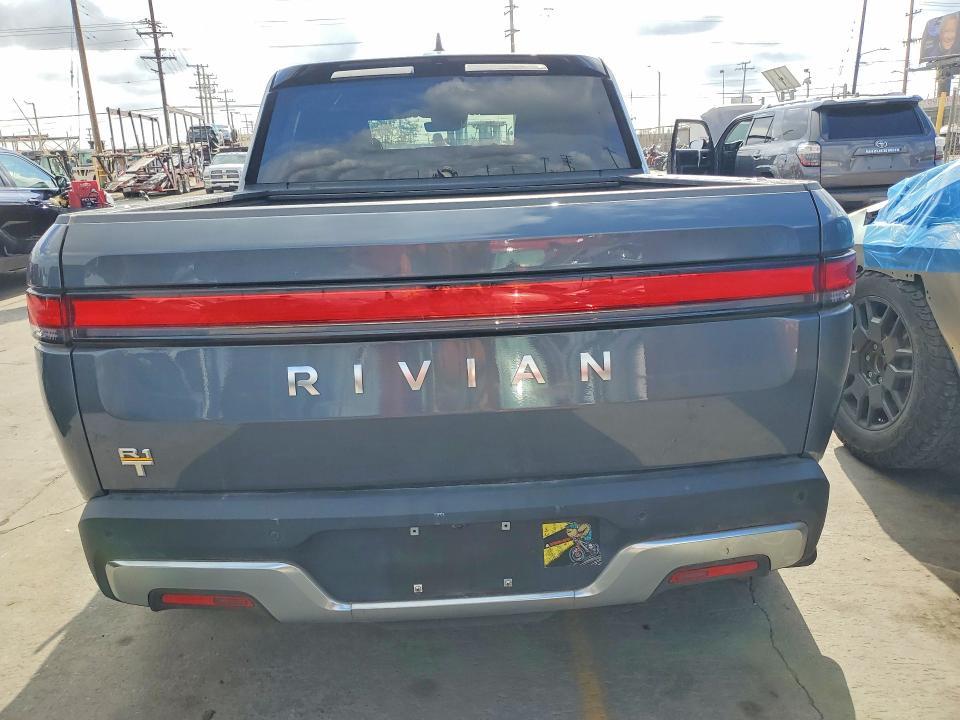 7FCTGAAA4NN007706 2022 Rivian R1T photo no. 6