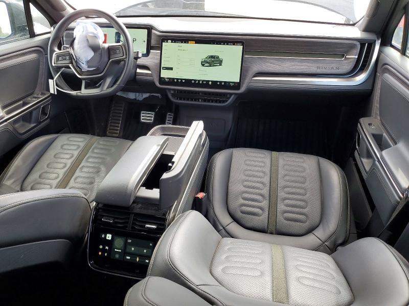 7FCTGAAA4NN007706 2022 Rivian R1T photo no. 8