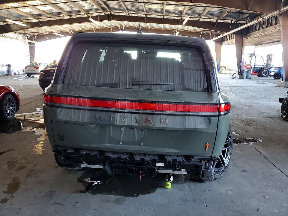 7PDSGABP1TN076265 2026 Rivian R1S photo no. 6