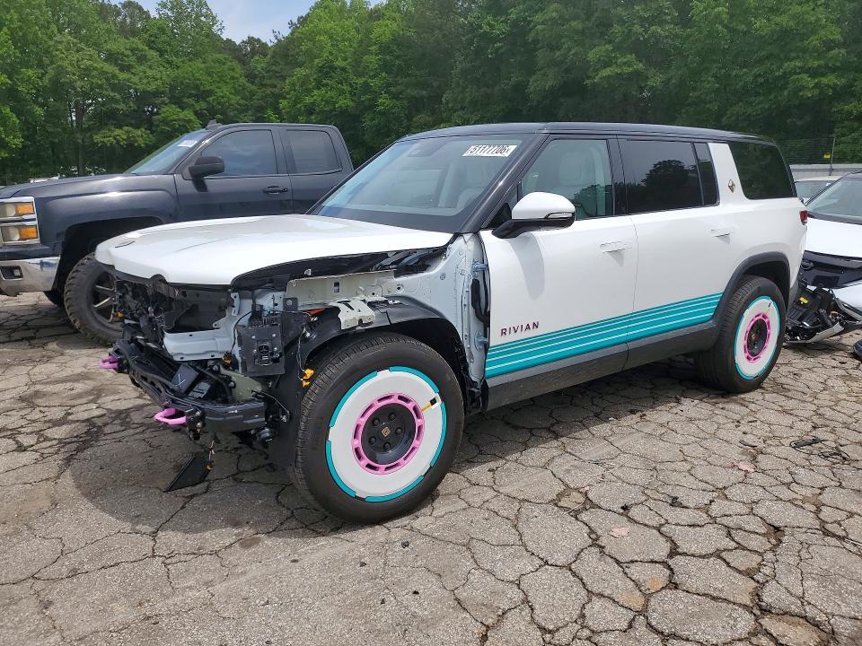 7PDSGABP9TN085909 2026 Rivian R1S photo no. 1