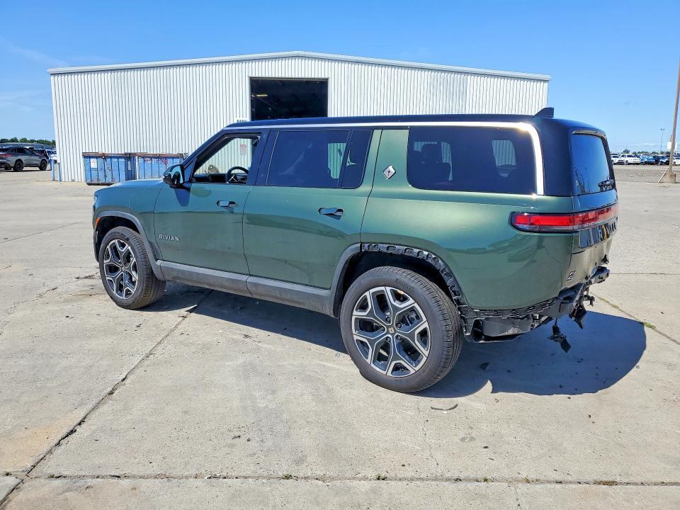 7PDSGCBA0TN080413 2026 Rivian R1S photo no. 2