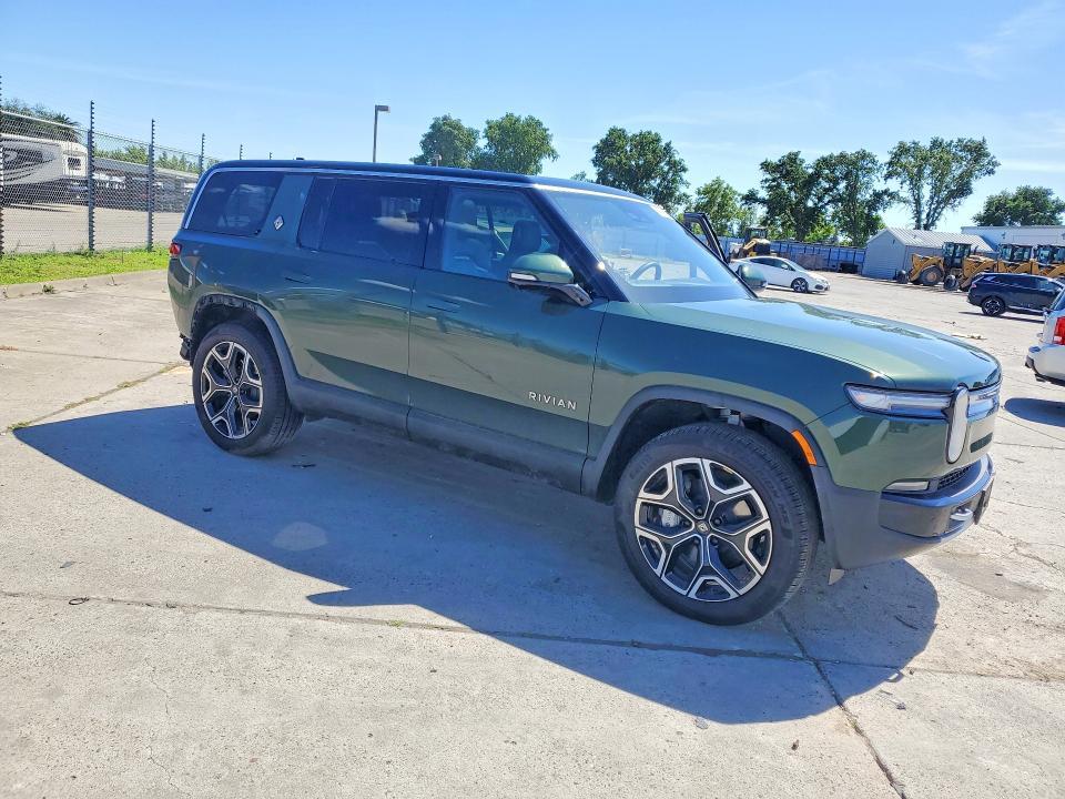 7PDSGCBA0TN080413 2026 Rivian R1S photo no. 4