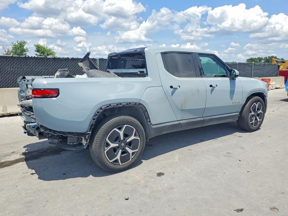 7FCTGAAA4NN006751 2022 Rivian R1T photo no. 3