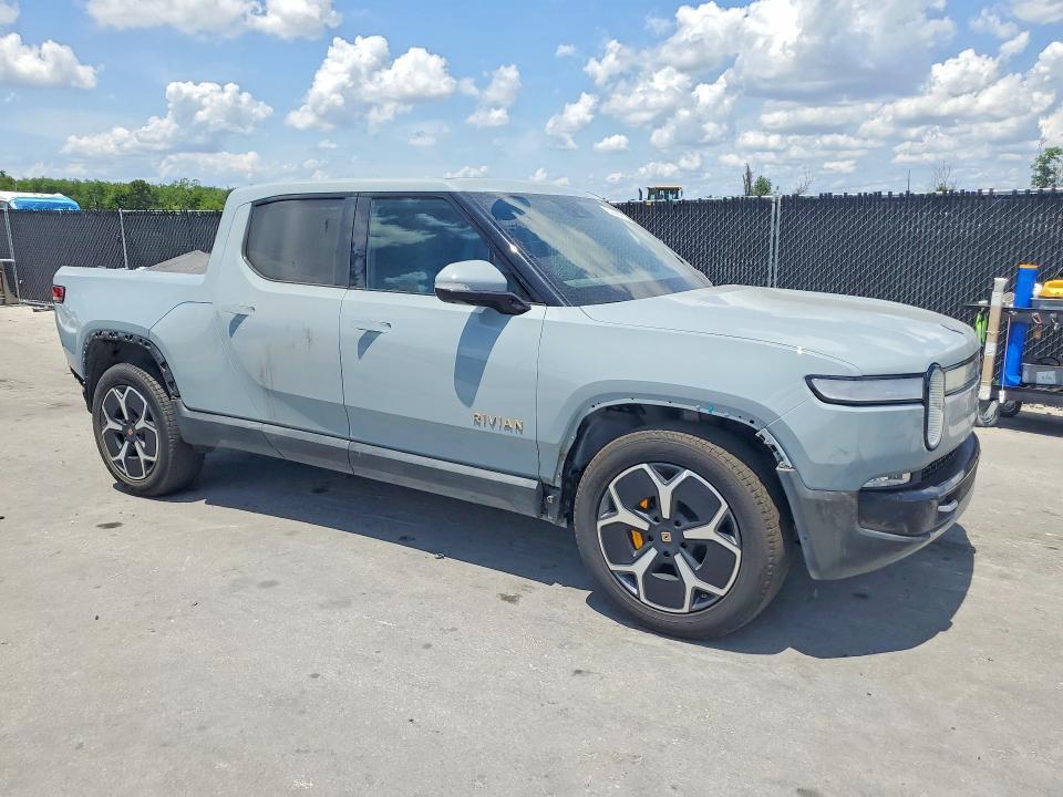 7FCTGAAA4NN006751 2022 Rivian R1T photo no. 4