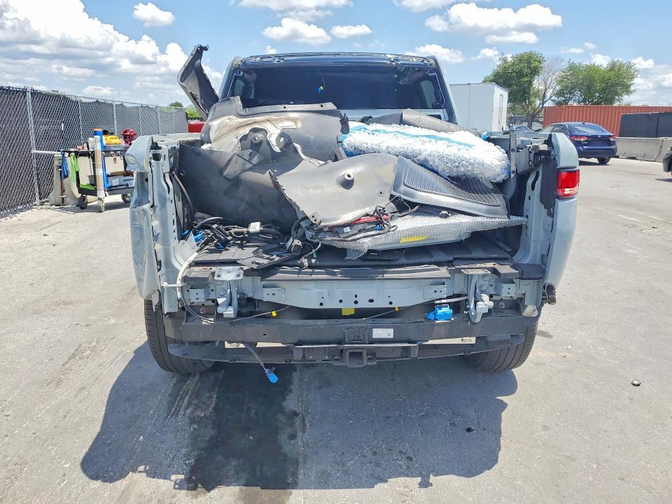 7FCTGAAA4NN006751 2022 Rivian R1T photo no. 6