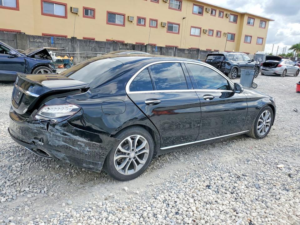 55SWF4JB7HU183473 2017 Mercedes-Benz C-Class photo no. 3