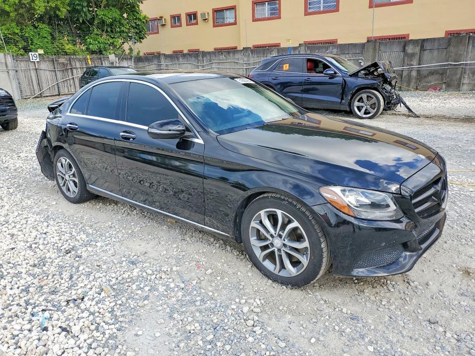 55SWF4JB7HU183473 2017 Mercedes-Benz C-Class photo no. 4