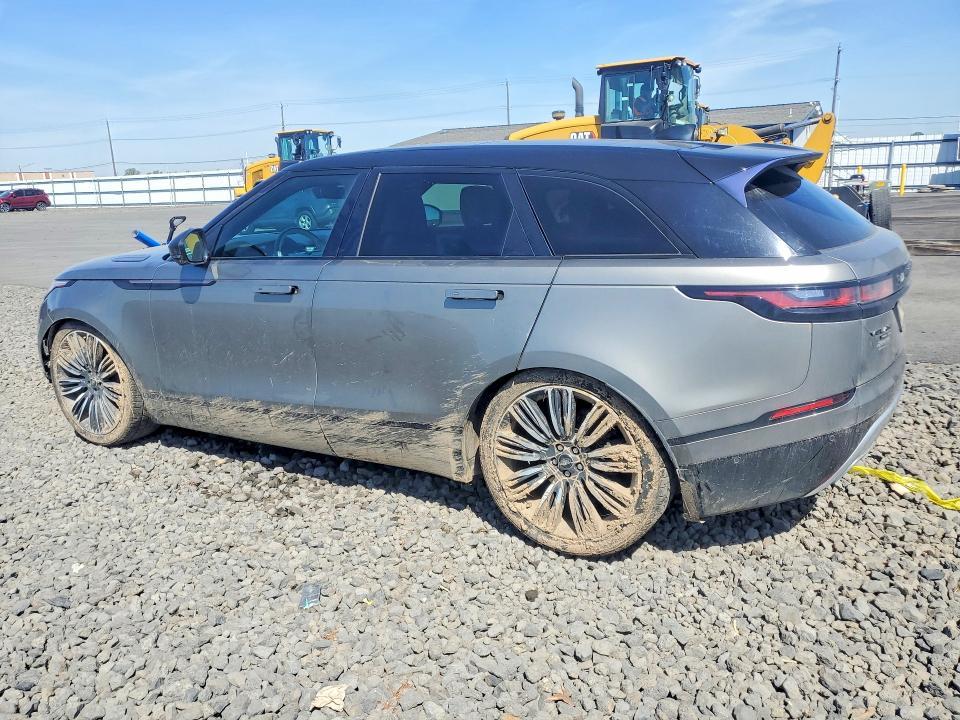 SALYM2RV4JA757201 2018 Land Rover Range Rover photo no. 2