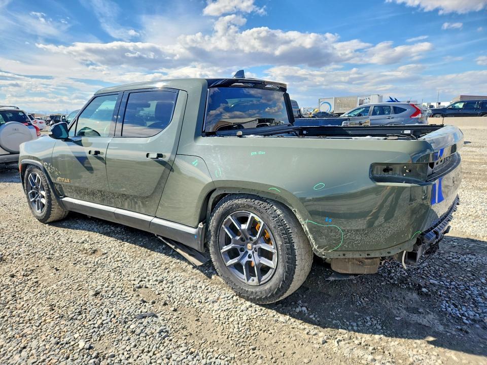 7FCTGAAL6NN000595 2022 Rivian R1T photo no. 2