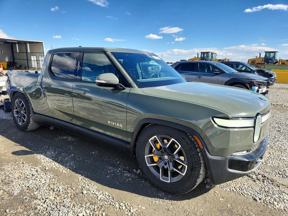 7FCTGAAL6NN000595 2022 Rivian R1T photo no. 4