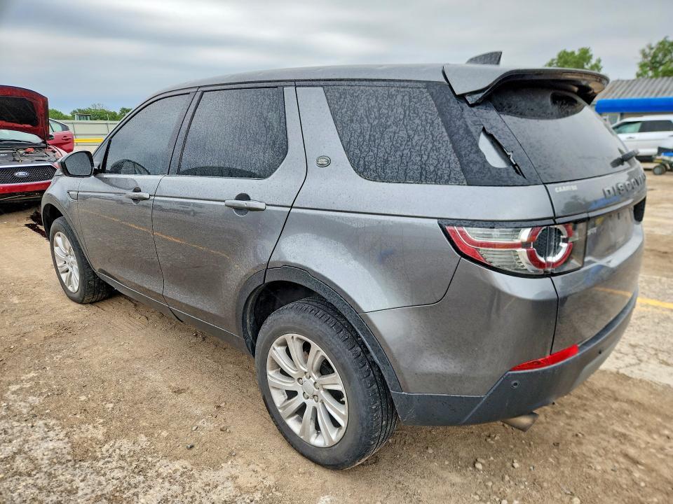 SALCP2BG2HH668239 2017 Land Rover Discovery photo no. 2