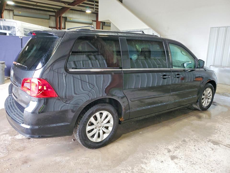 2C4RVABG1DR725532 2013 Volkswagen Routan photo no. 3