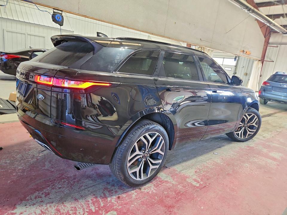 SALYL2RV2JA755773 2018 Land Rover Range Rover photo no. 3