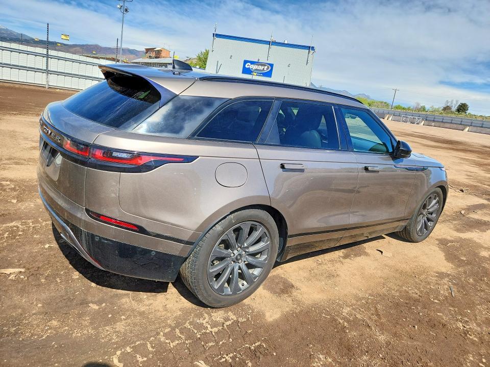 SALYL2RV2JA747754 2018 Land Rover Range Rover photo no. 3