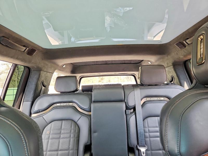 7PDSGCBP4SN065223 2025 Rivian R1S photo no. 10