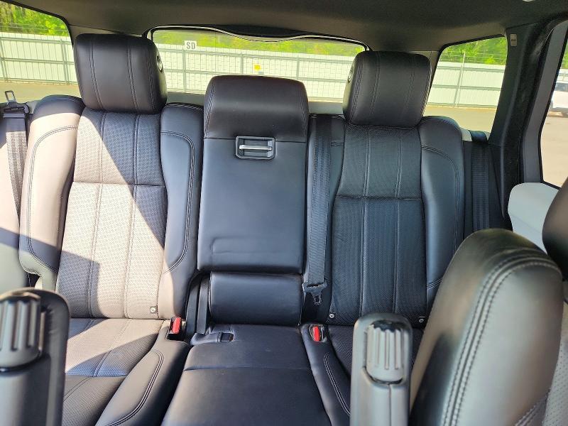 SALGS2KF9GA246581 2016 Land Rover Range Rover photo no. 10