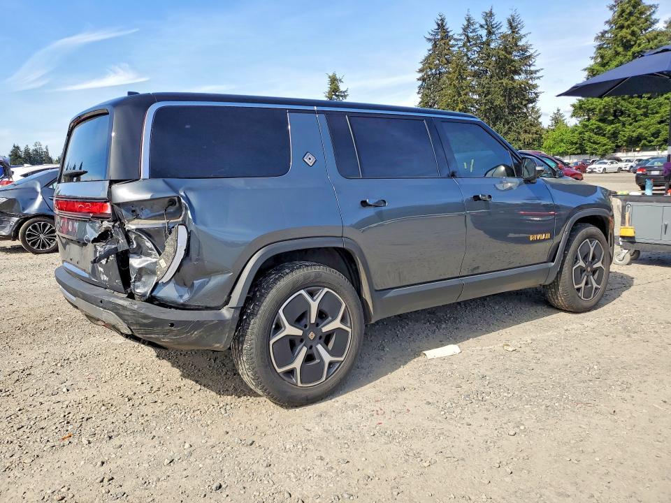 7PDSGABAXPN009150 2023 Rivian R1S photo no. 3