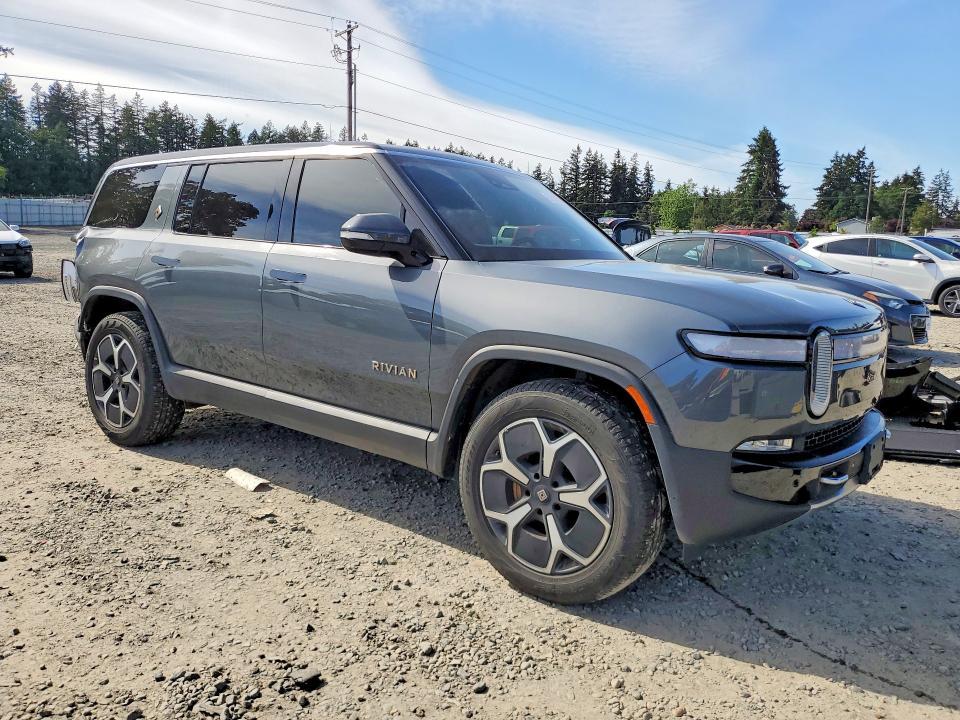 7PDSGABAXPN009150 2023 Rivian R1S photo no. 4