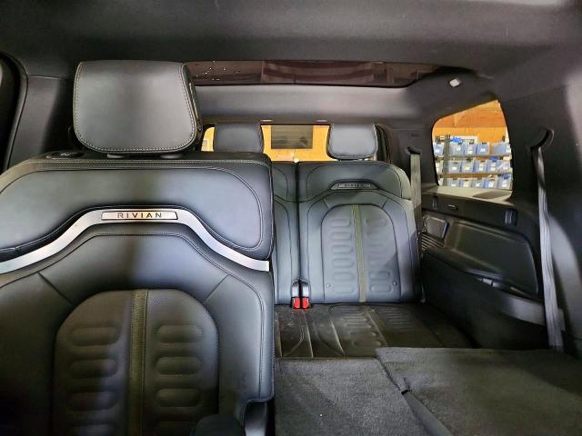7PDSGBBA7SN059096 2025 Rivian R1S photo no. 10