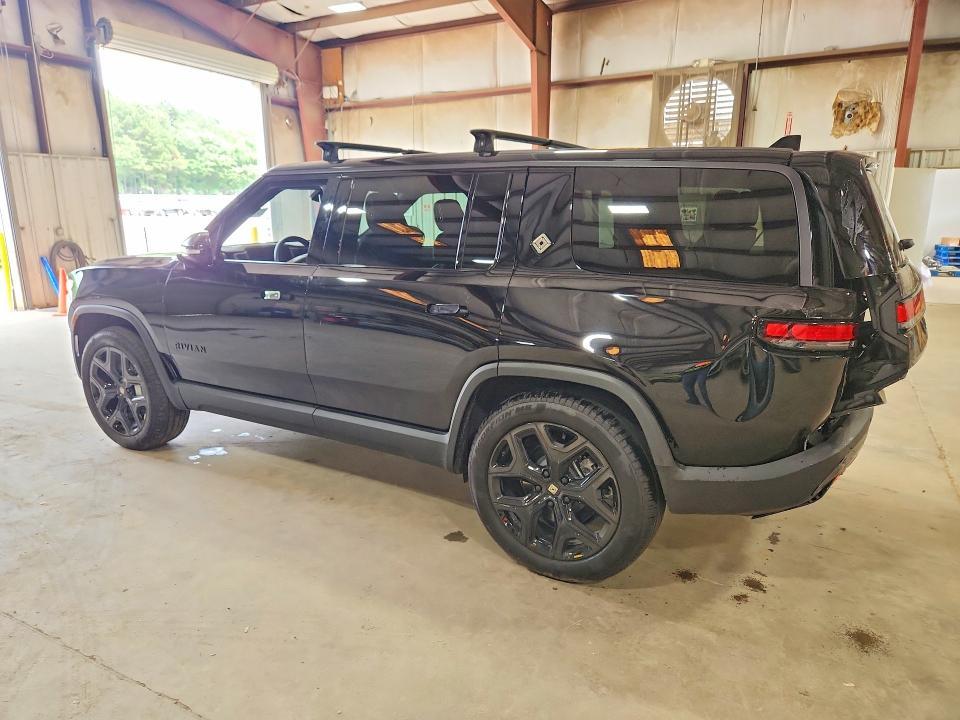 7PDSGBBA7SN059096 2025 Rivian R1S photo no. 2