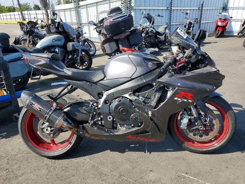 JS1GN7FA6H2100932 2017 Suzuki GSX-R600 photo no. 1