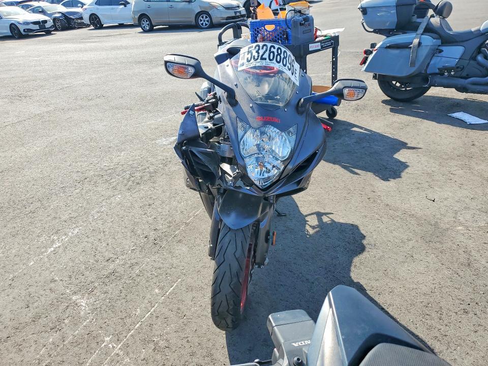 JS1GN7FA6H2100932 2017 Suzuki GSX-R600 photo no. 2