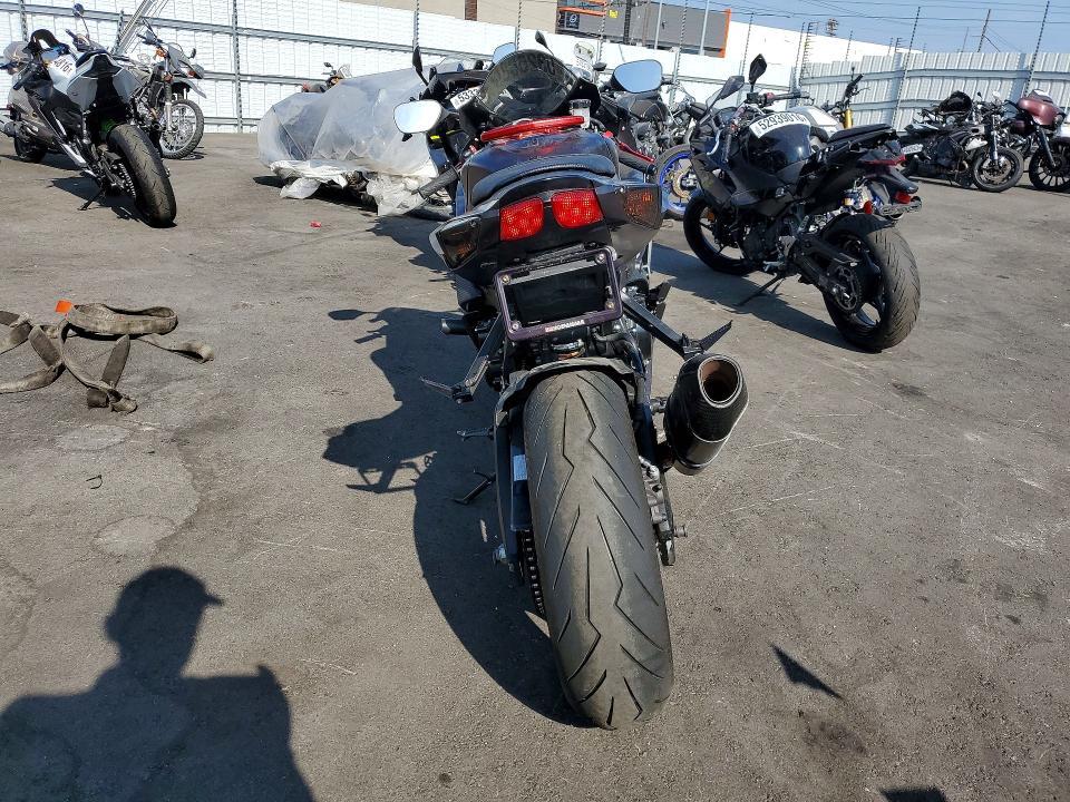 JS1GN7FA6H2100932 2017 Suzuki GSX-R600 photo no. 4