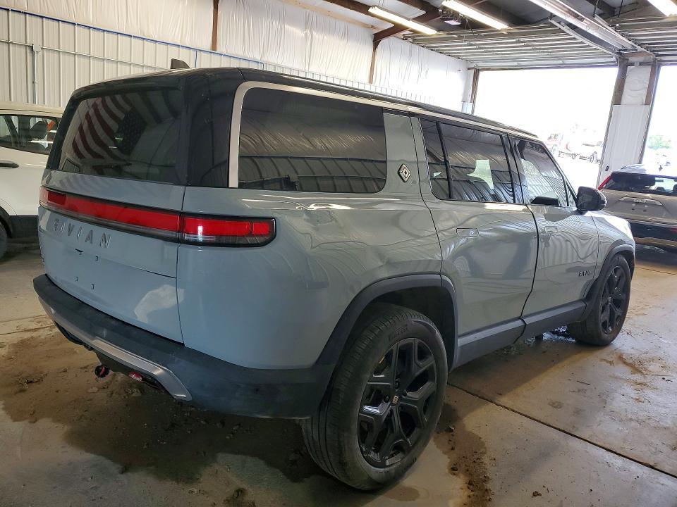 7PDSGBBA4SN064238 2025 Rivian R1S photo no. 3