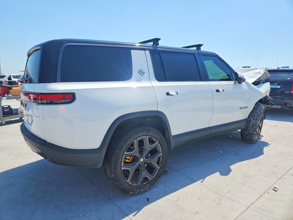 7PDSGBBP3TN086155 2026 Rivian R1S photo no. 3