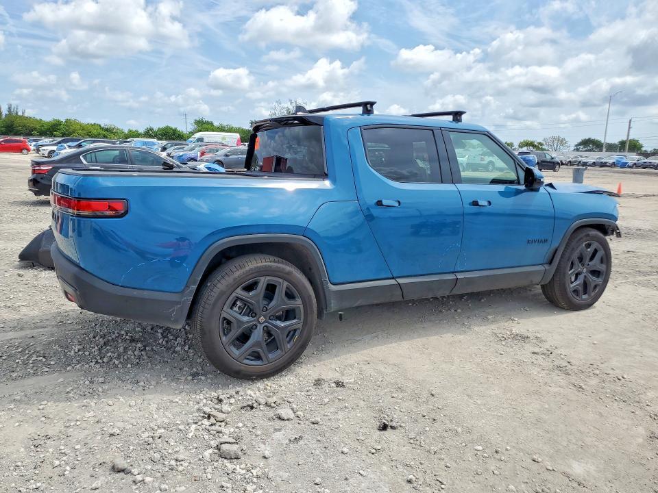 7FCTGBAA9SN038225 2025 Rivian R1T photo no. 3