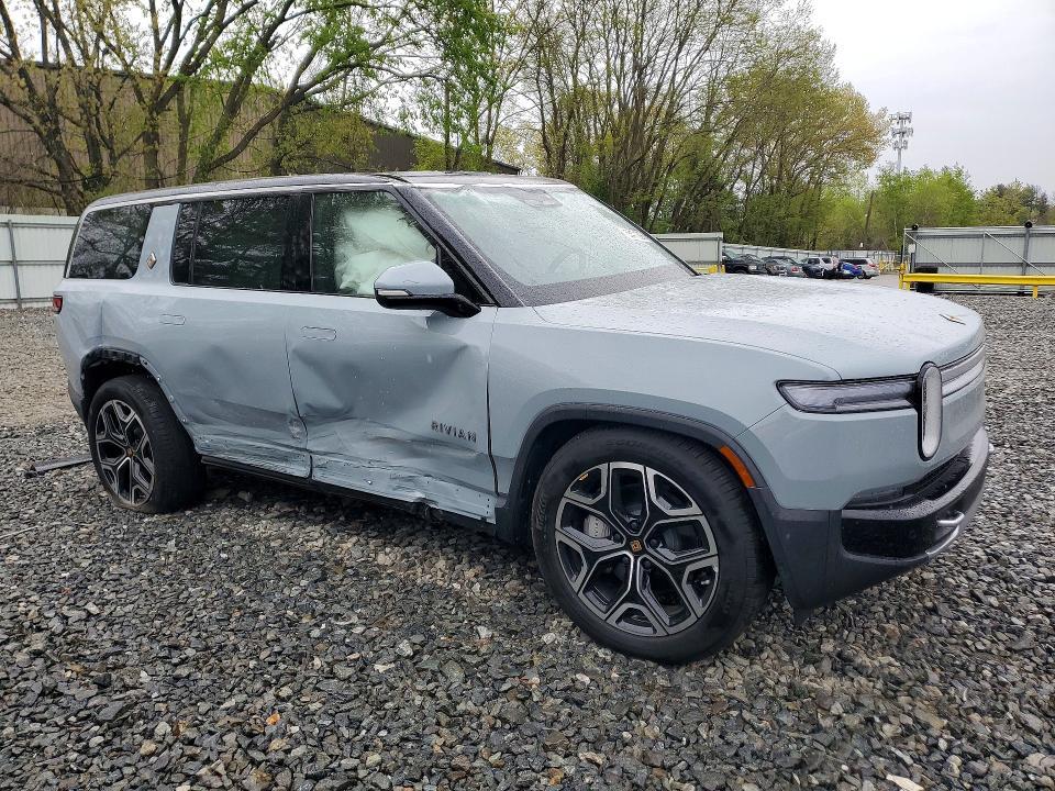 7PDSGBBA9SN071055 2025 Rivian R1S photo no. 4