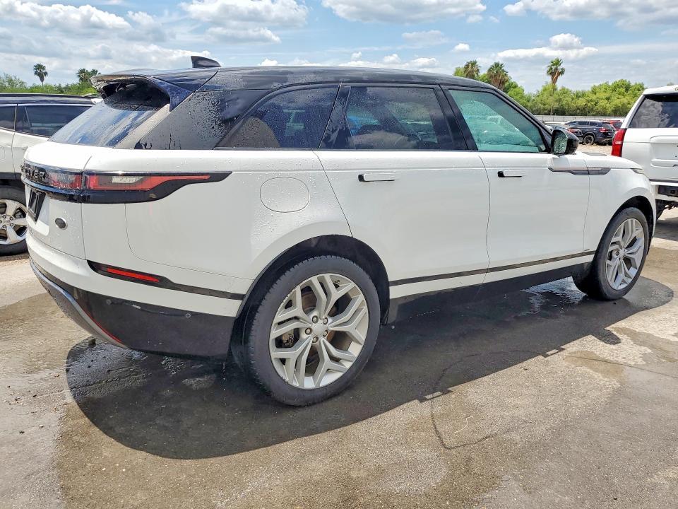 SALYL2RX8JA735867 2018 Land Rover Range Rover photo no. 3