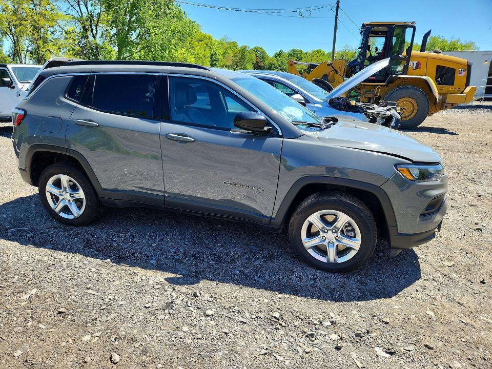 3C4NJDBN7RT607127 2024 Jeep Compass photo no. 4