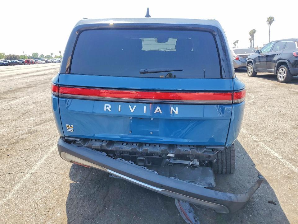 7PDSGABA9RN033281 2024 Rivian R1S photo no. 6