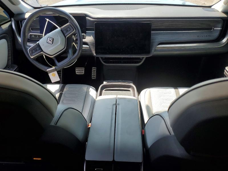 7PDSGABA9RN033281 2024 Rivian R1S photo no. 8