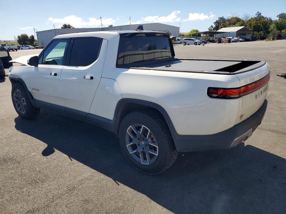 7FCTGAAL6NN001844 2022 Rivian R1T photo no. 2